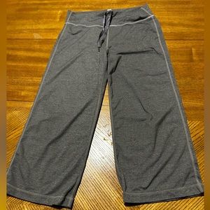 Lululemon Gray Wide Leg Yoga Capri Pants Size 6